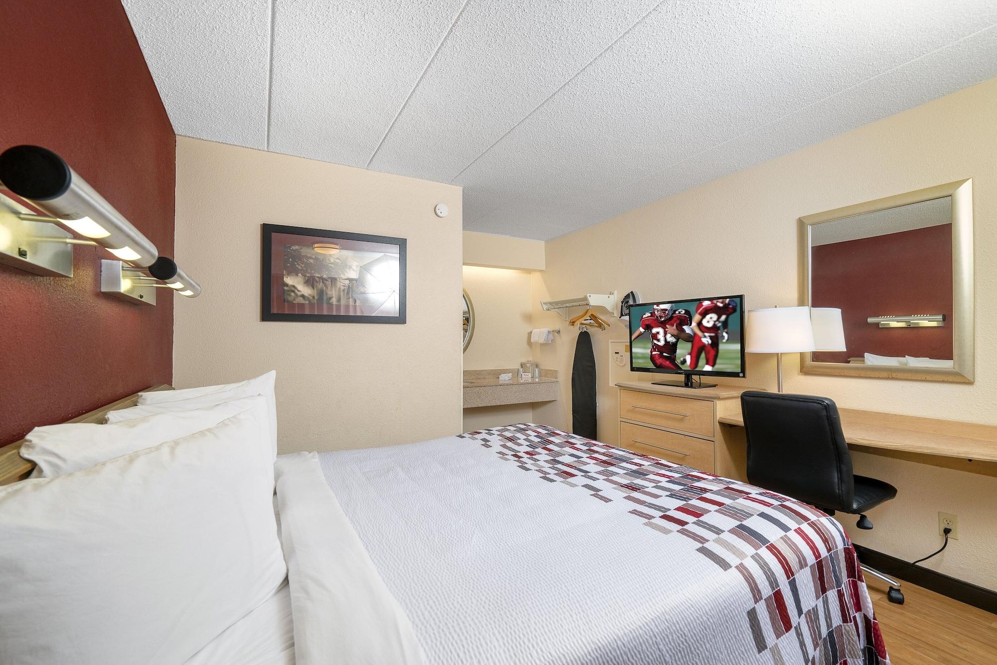 Red Roof Inn Philadelphia - Oxford Valley Langhorne Exterior photo