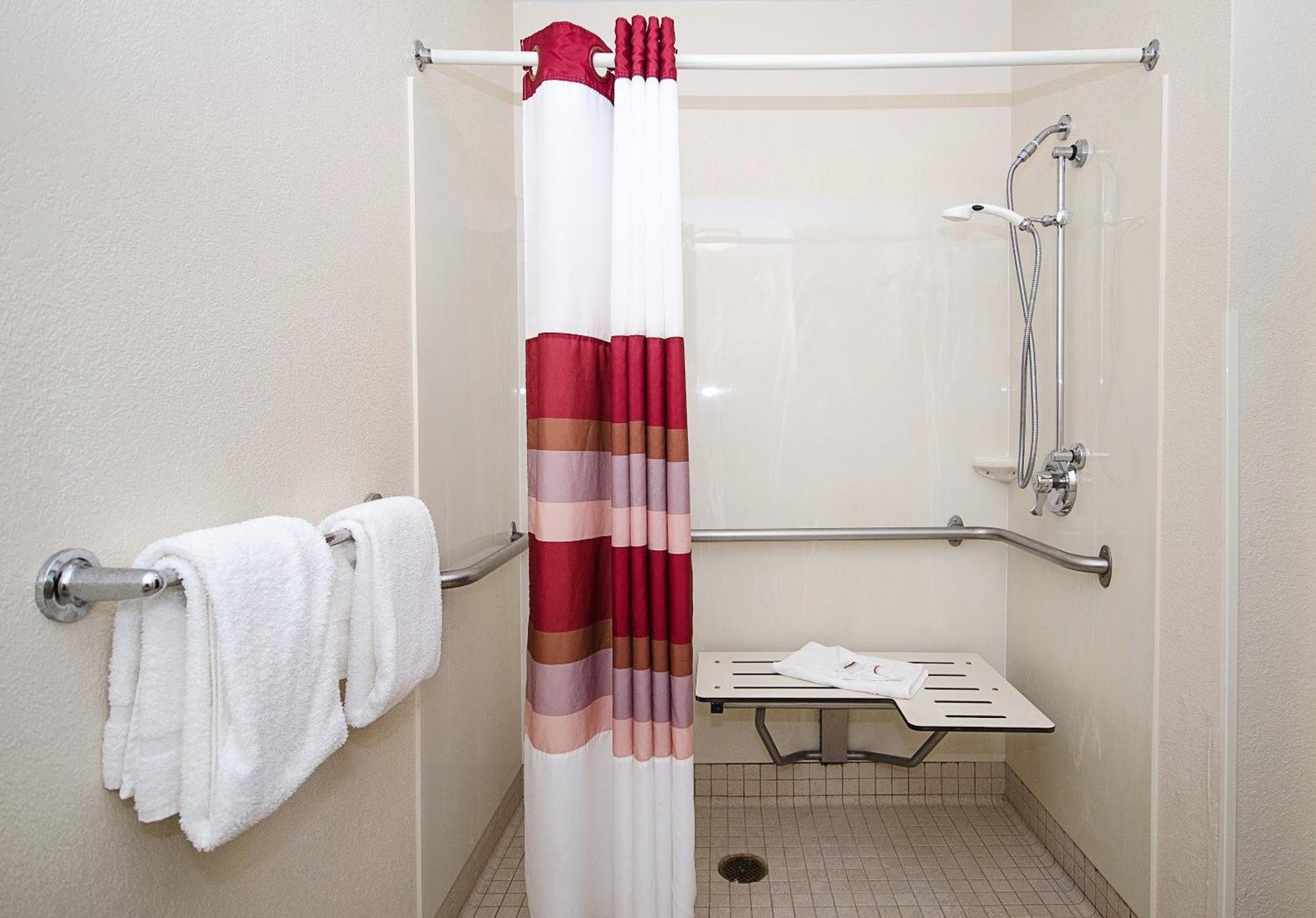 Red Roof Inn Philadelphia - Oxford Valley Langhorne Exterior photo